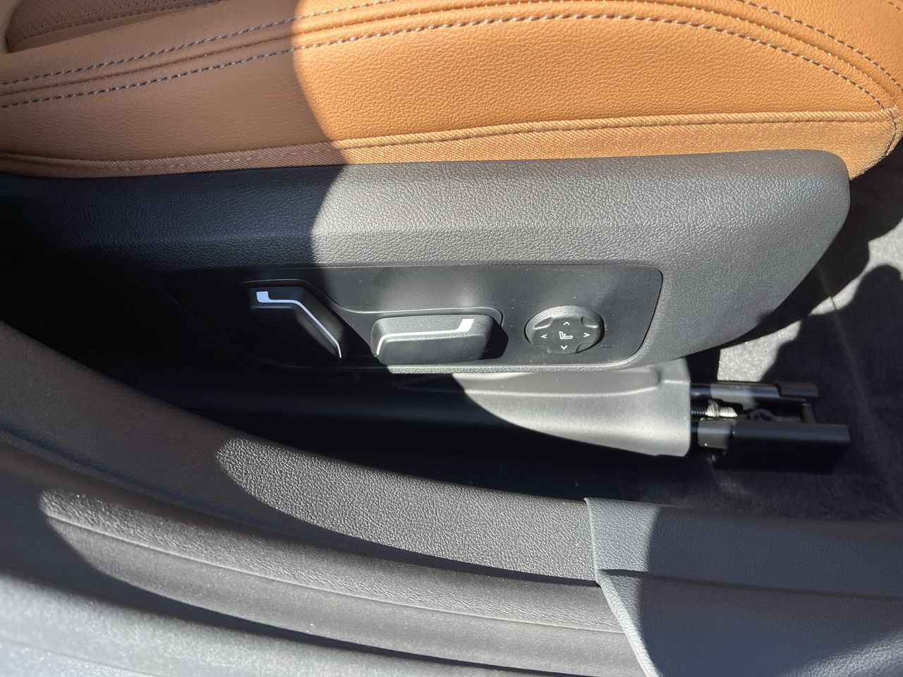 Certified 2026 BMW i4 eDrive40 w/ Premium Package RWD image 38