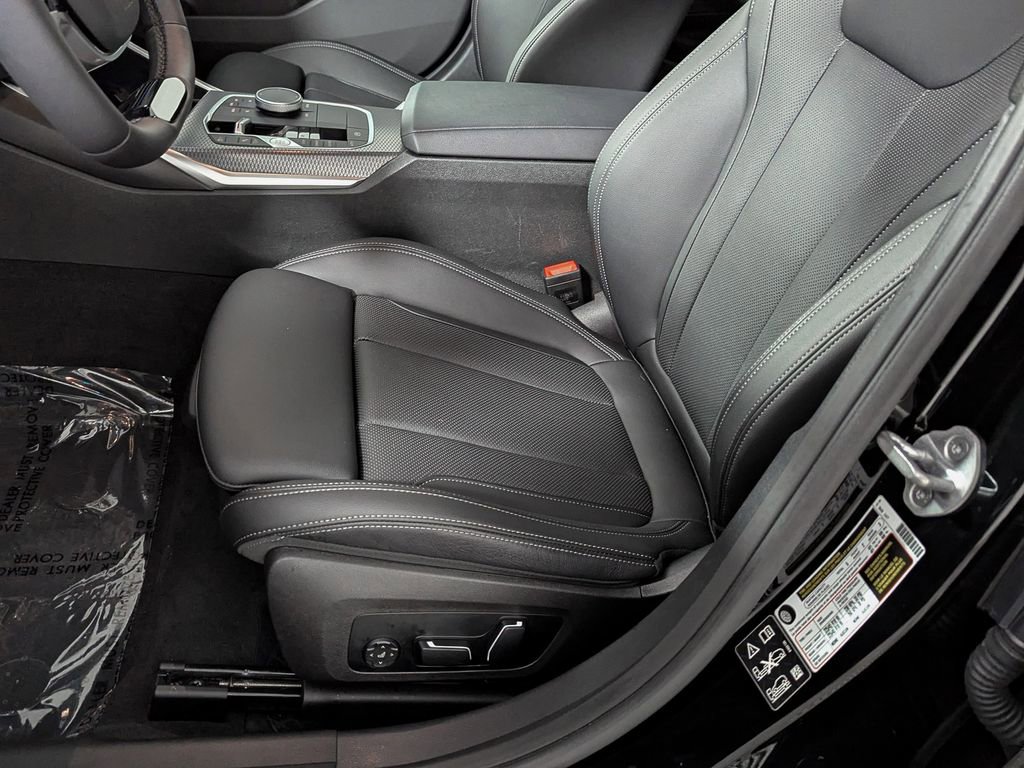 Used 2025 BMW 330i xDrive Sedan w/ M Sport Package image 17