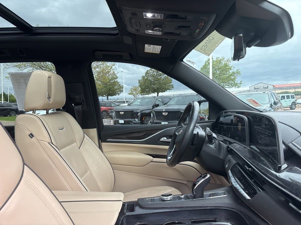 Certified 2022 Cadillac Escalade Premium Luxury AWD/4WD image 25