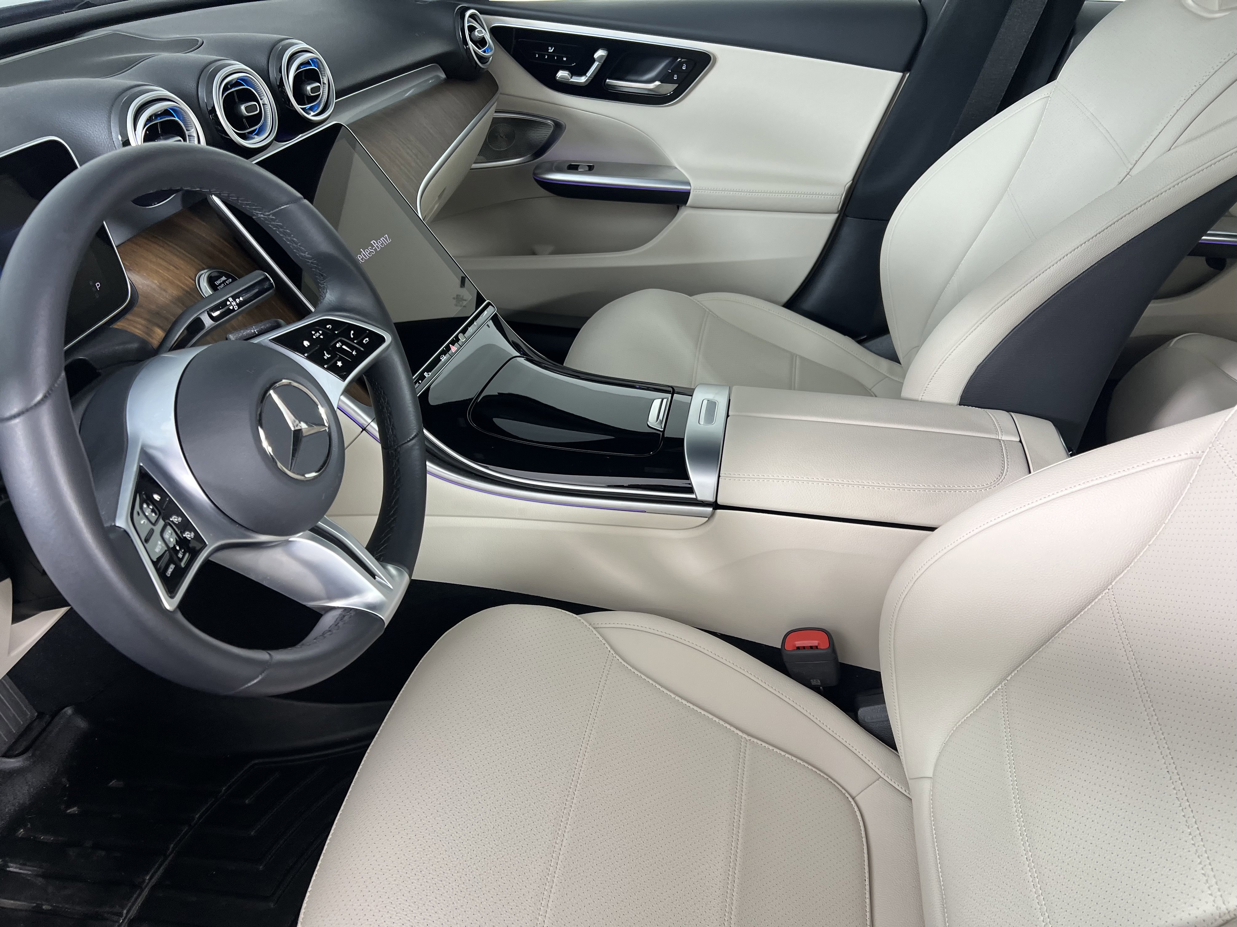 Certified 2025 Mercedes-Benz C 300 4MATIC Sedan image 4