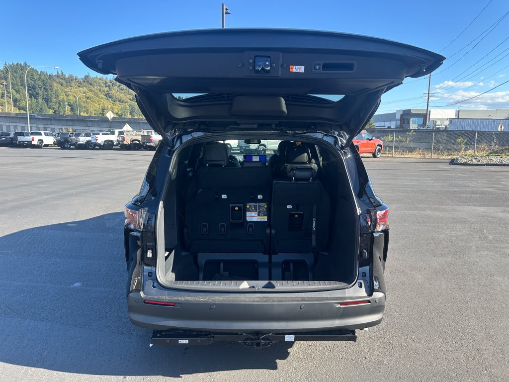 New 2026 Toyota Sienna XLE Woodland Edition AWD/4WD image 11