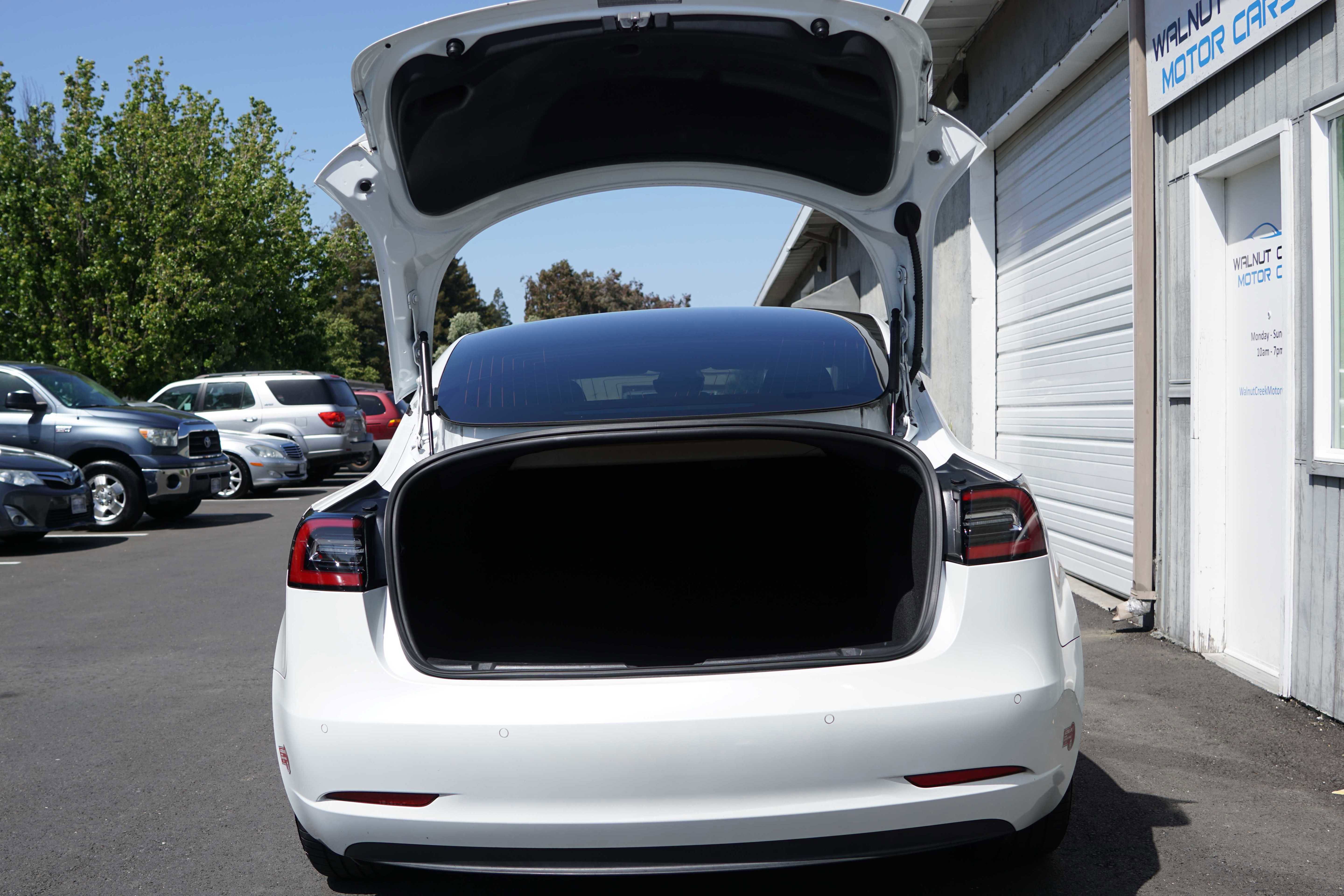Used 2020 Tesla Model 3 Long Range image 16
