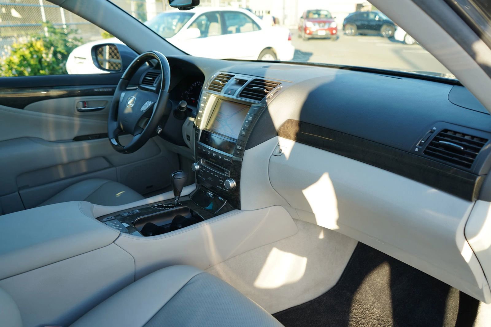 Used 2012 Lexus LS 460 image 21