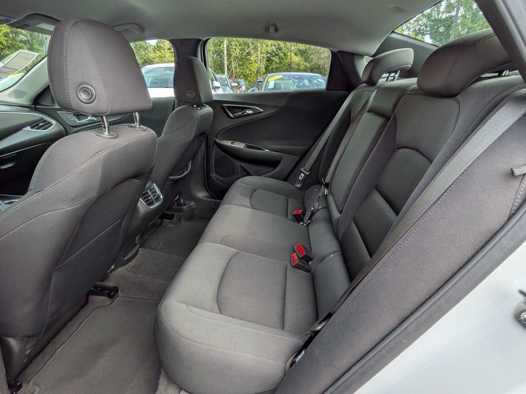 Used 2025 Chevrolet Malibu LT FWD image 14