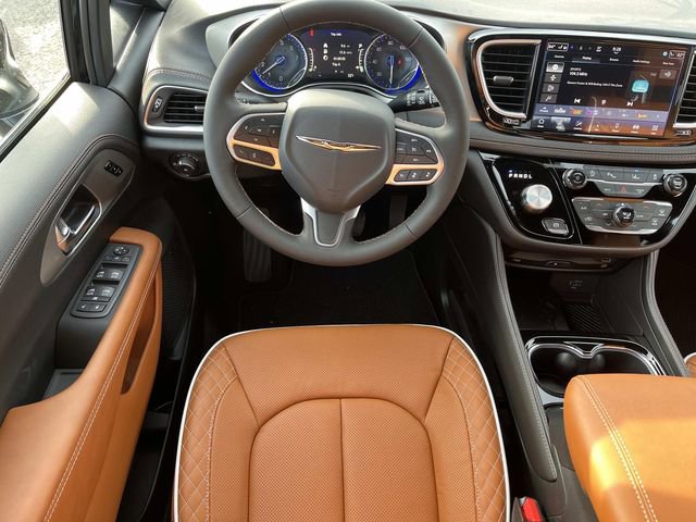 New 2026 Chrysler Pacifica Pinnacle FWD image 14