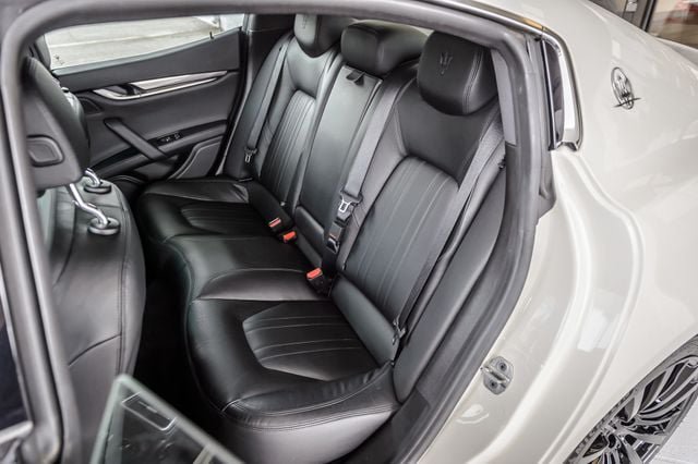 Used 2016 Maserati Ghibli RWD image 42