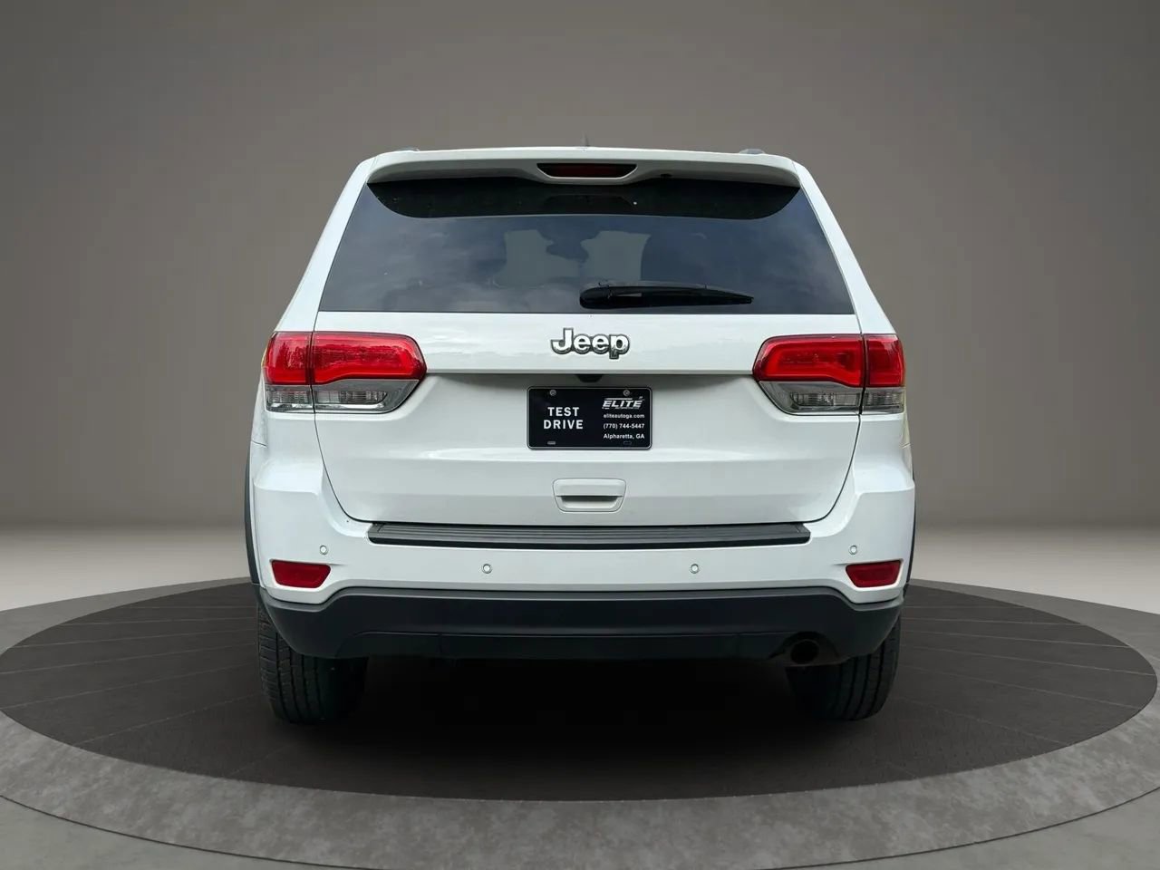 Used 2019 Jeep Grand Cherokee Laredo AWD/4WD image 5