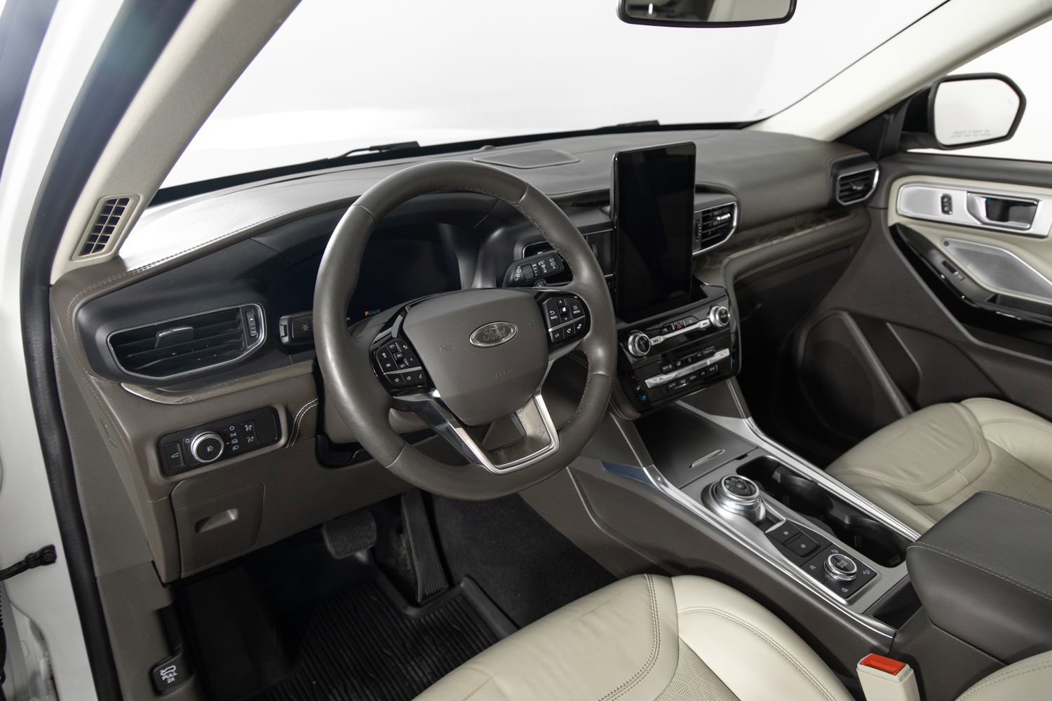 Used 2021 Ford Explorer Platinum w/ Equipment Group 601A image 13