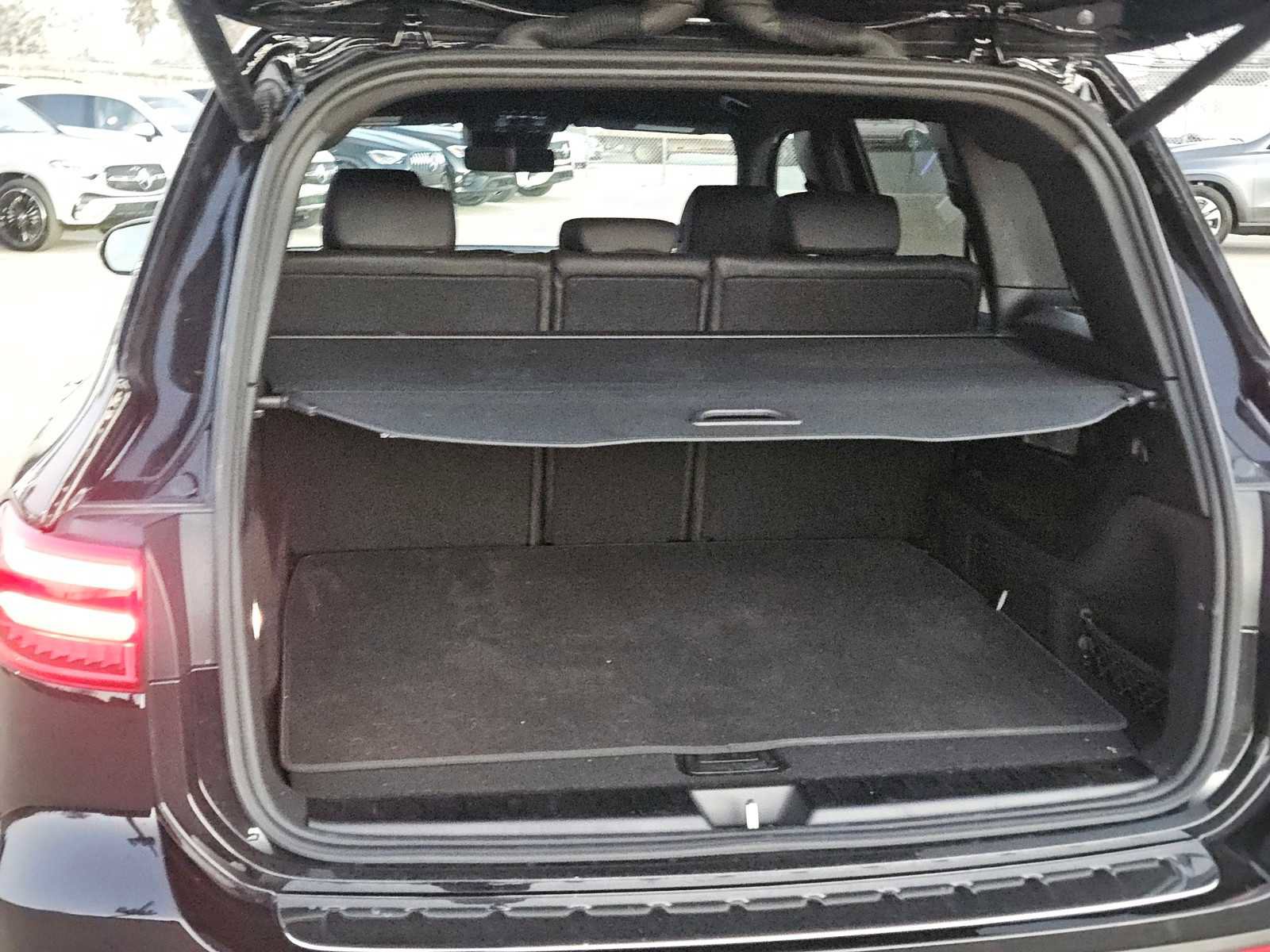 Used 2025 Mercedes-Benz GLB 250 image 12