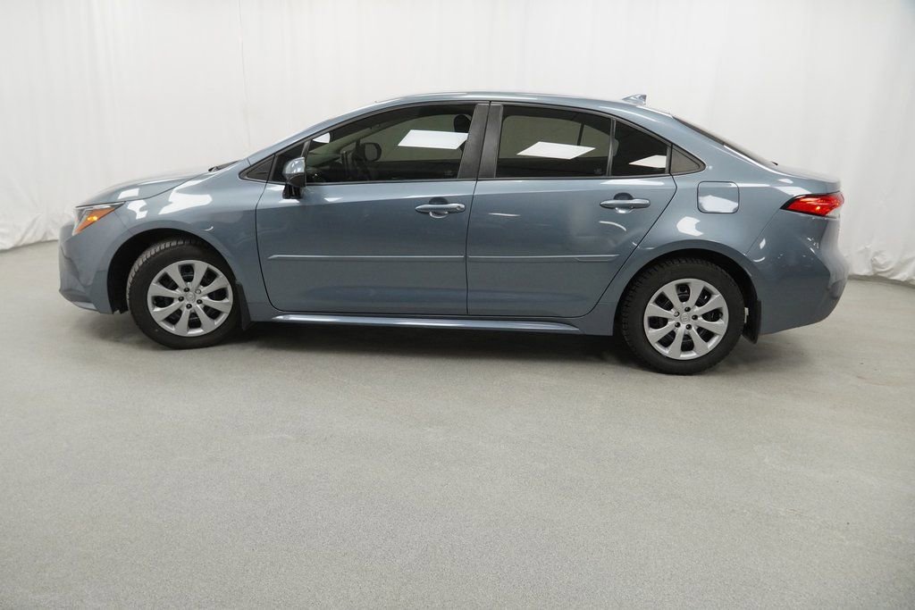 Used 2020 Toyota Corolla LE image 16