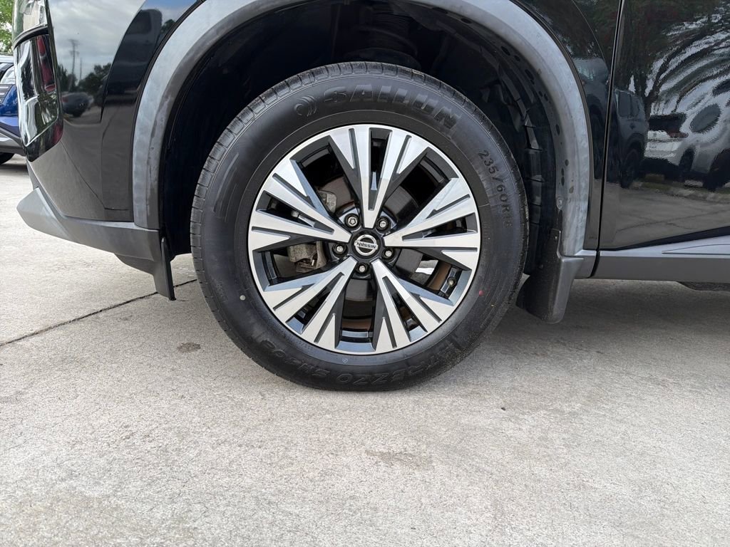 Used 2021 Nissan Rogue SV image 11