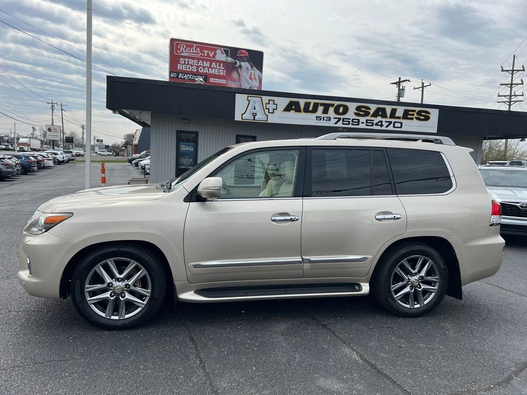 Used 2013 Lexus LX 570 4WD w/ Luxury Pkg image 1