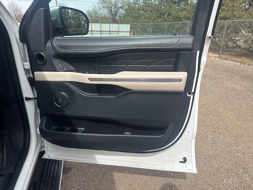 Used 2022 Ford Expedition Max Platinum AWD/4WD image 43