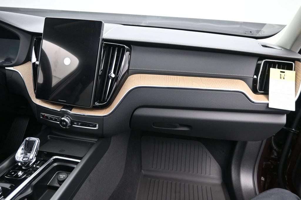 New 2026 Volvo XC60 T8 Ultra w/ Climate Package AWD/4WD image 21