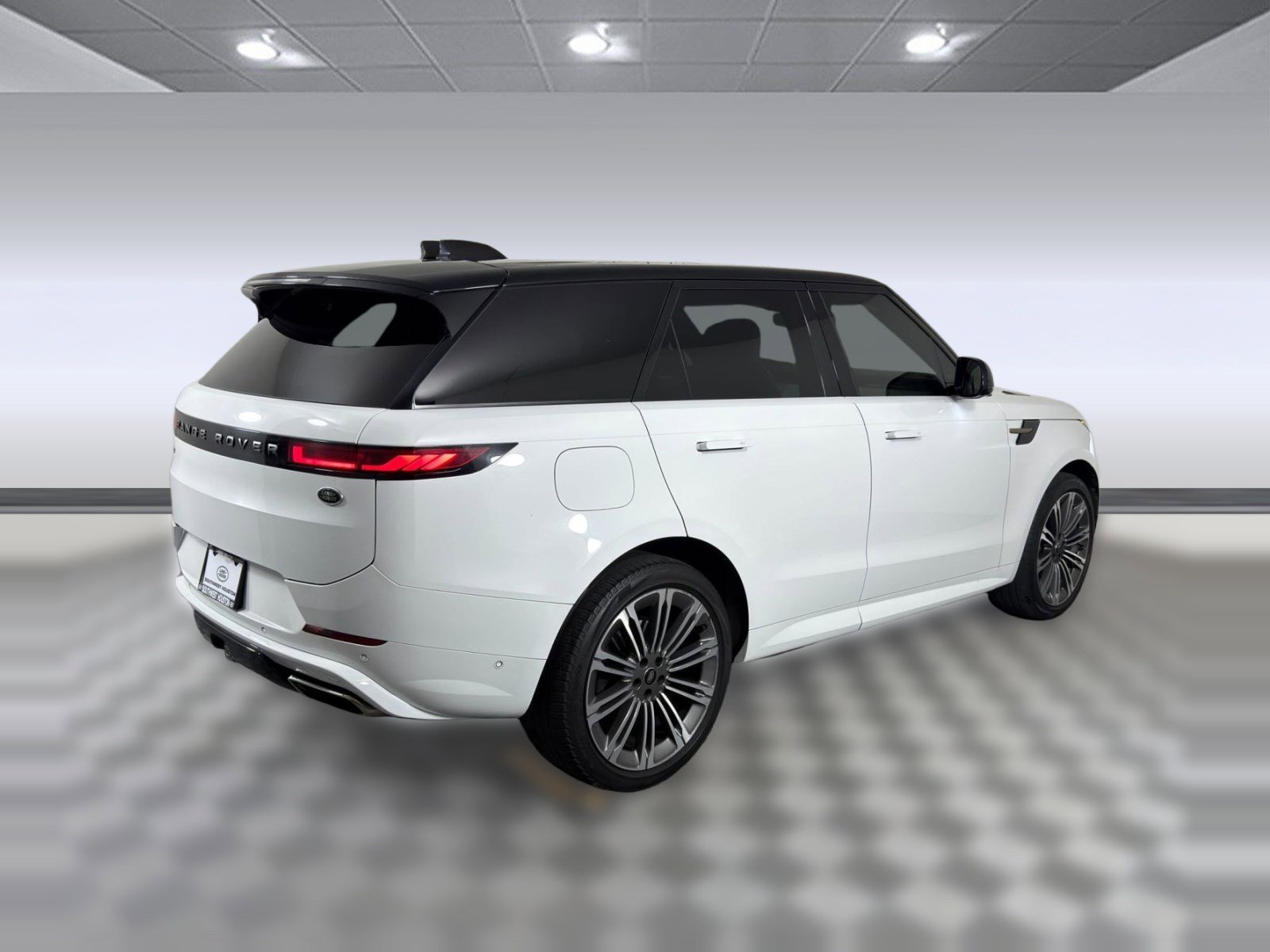 Used 2023 Land Rover Range Rover Sport SE Dynamic image 9