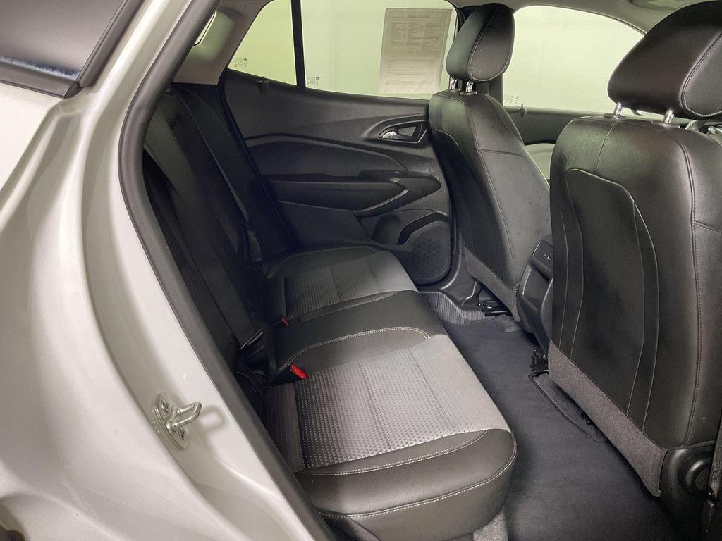Used 2025 Chevrolet Trax LT FWD image 22