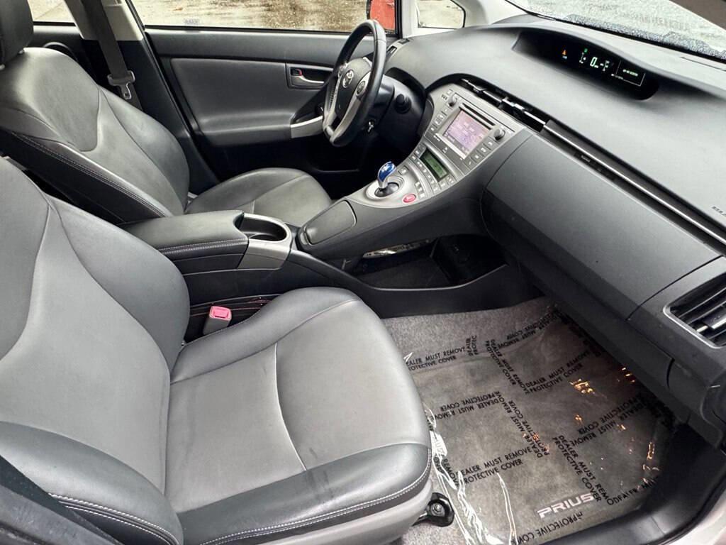 Used 2013 Toyota Prius Five image 18