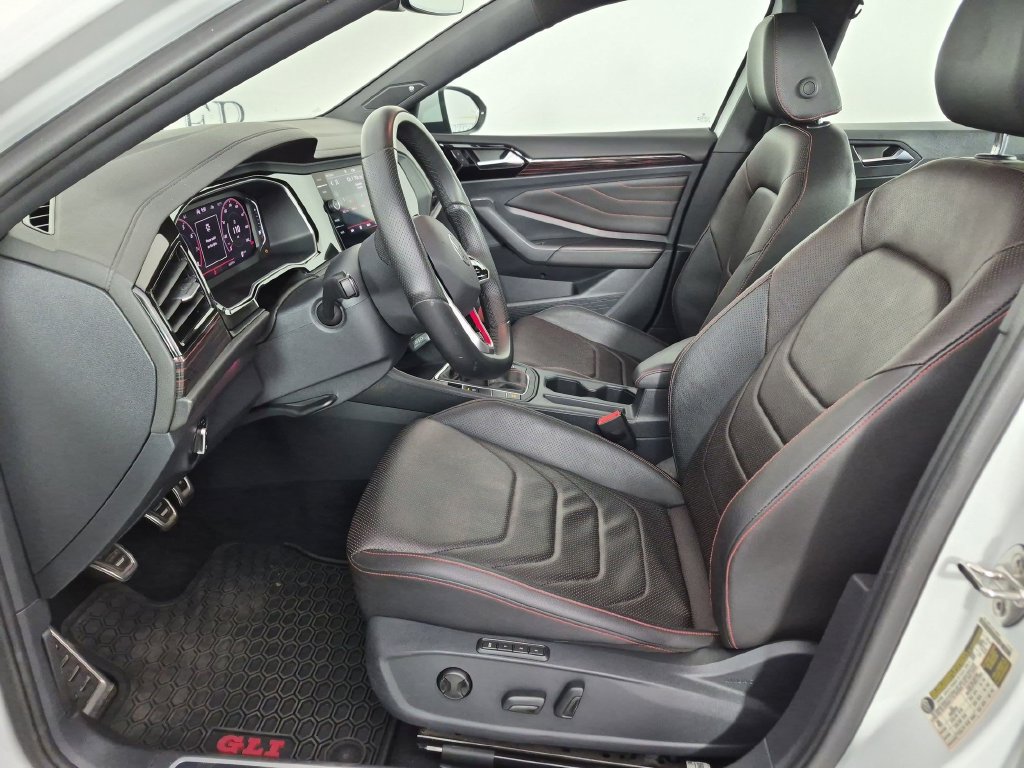 Used 2024 Volkswagen Jetta GLI Autobahn FWD image 16