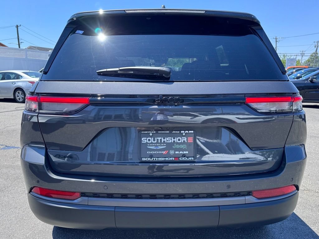 New 2026 Jeep Grand Cherokee Limited w/ Limited Altitude Package AWD/4WD image 6