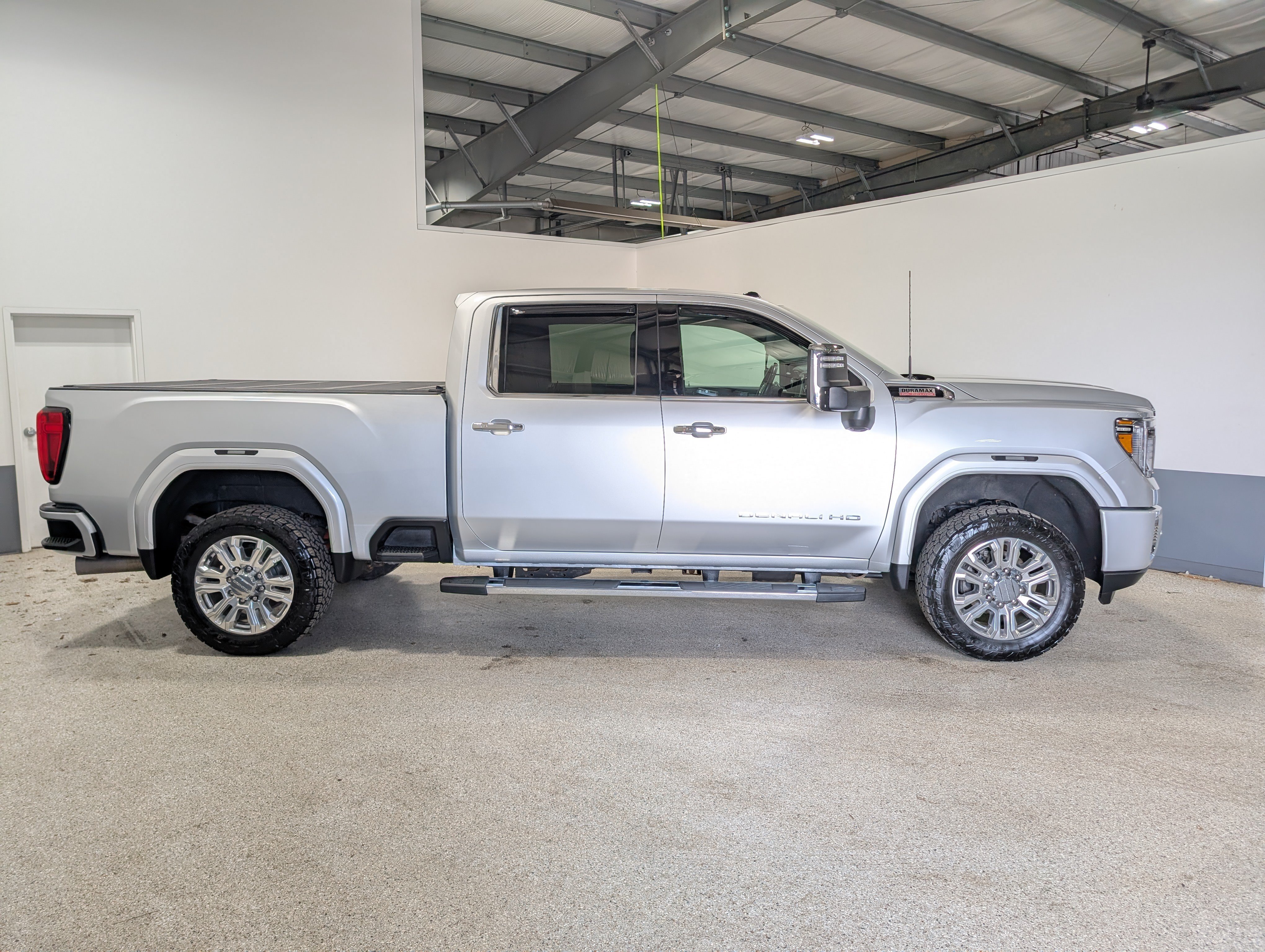 Used 2020 GMC Sierra 3500 Denali w/ Denali Ultimate Package AWD/4WD image 2