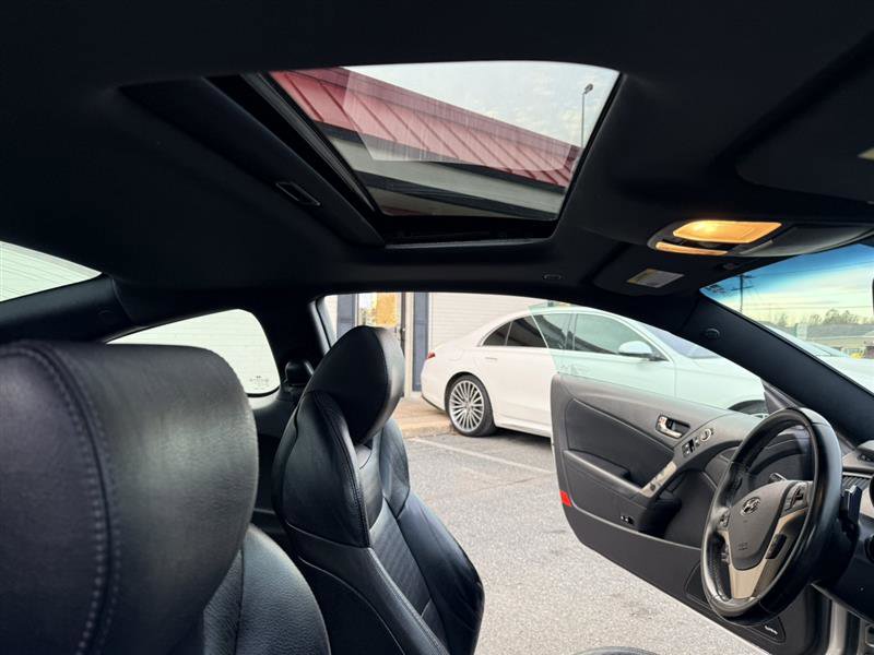 Used 2013 Hyundai Genesis 3.8 image 15
