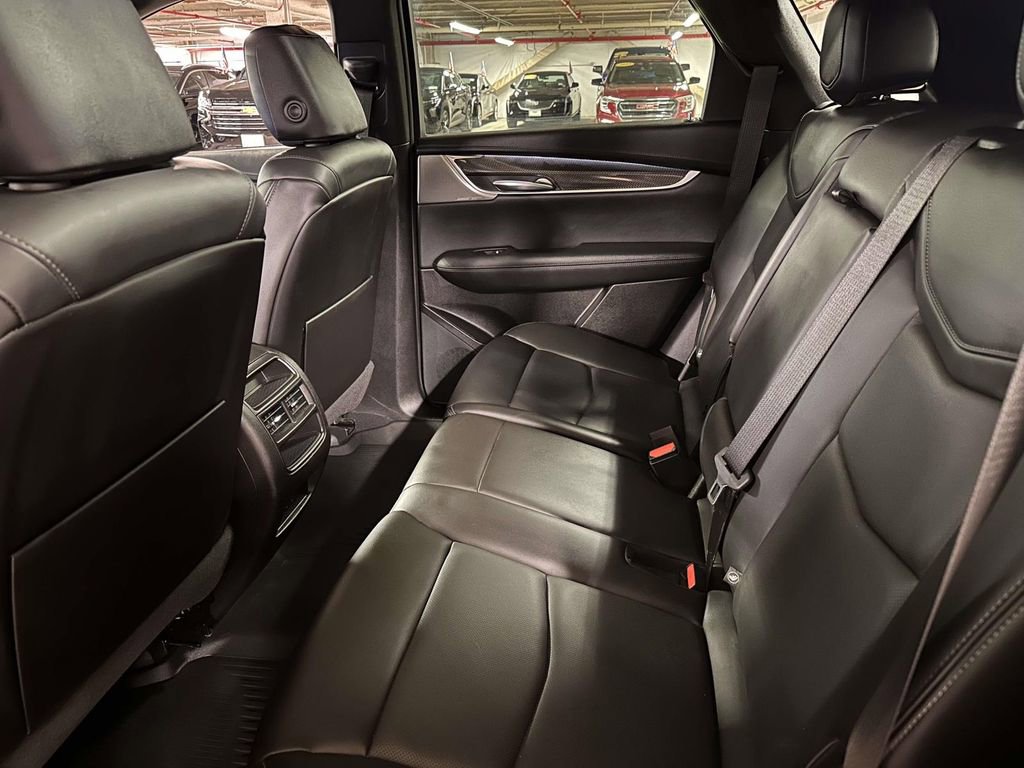 Used 2023 Cadillac XT5 Sportv w/ Technology Package image 17