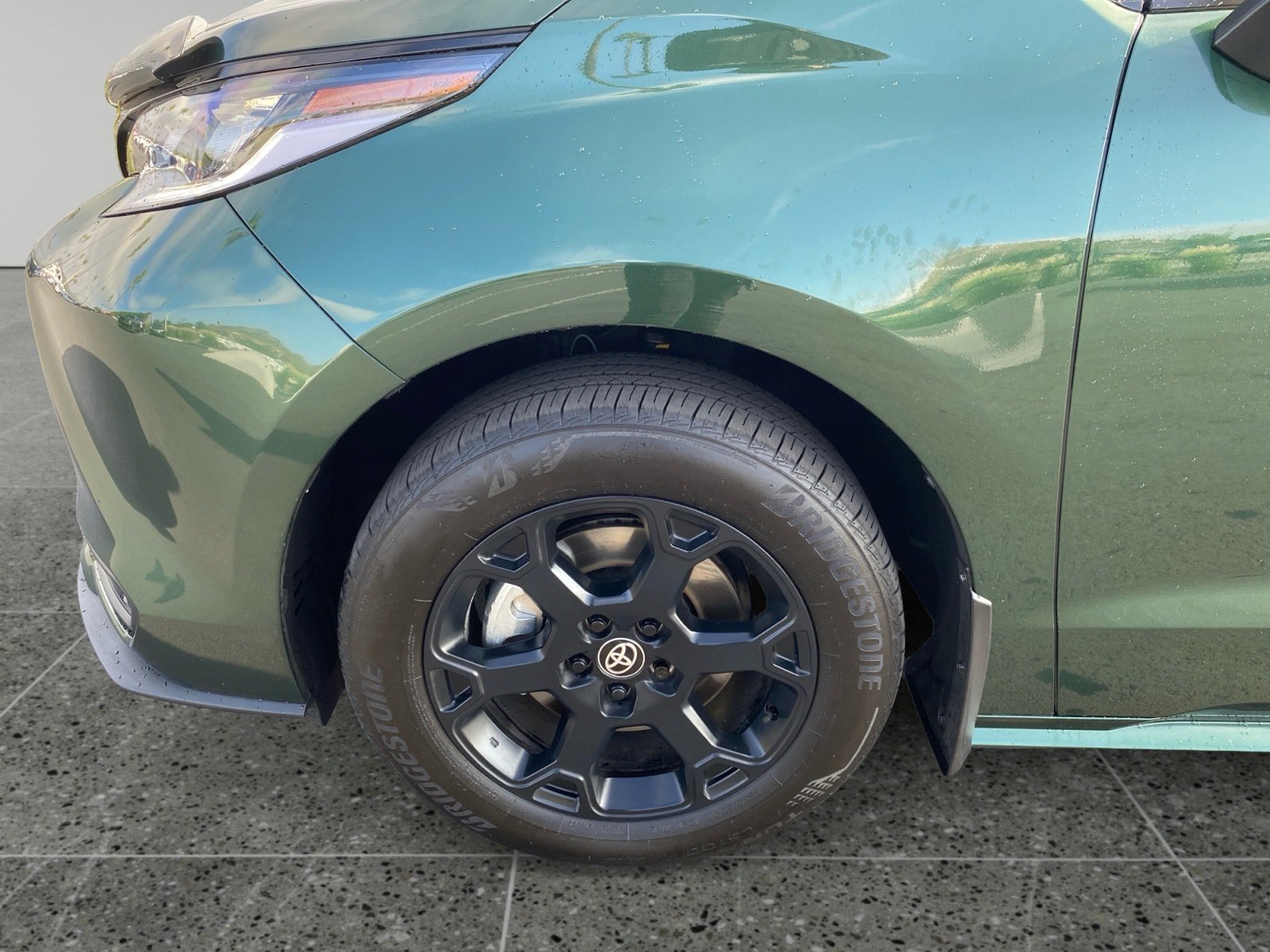 Used 2025 Toyota Sienna XLE Woodland Edition AWD/4WD image 14