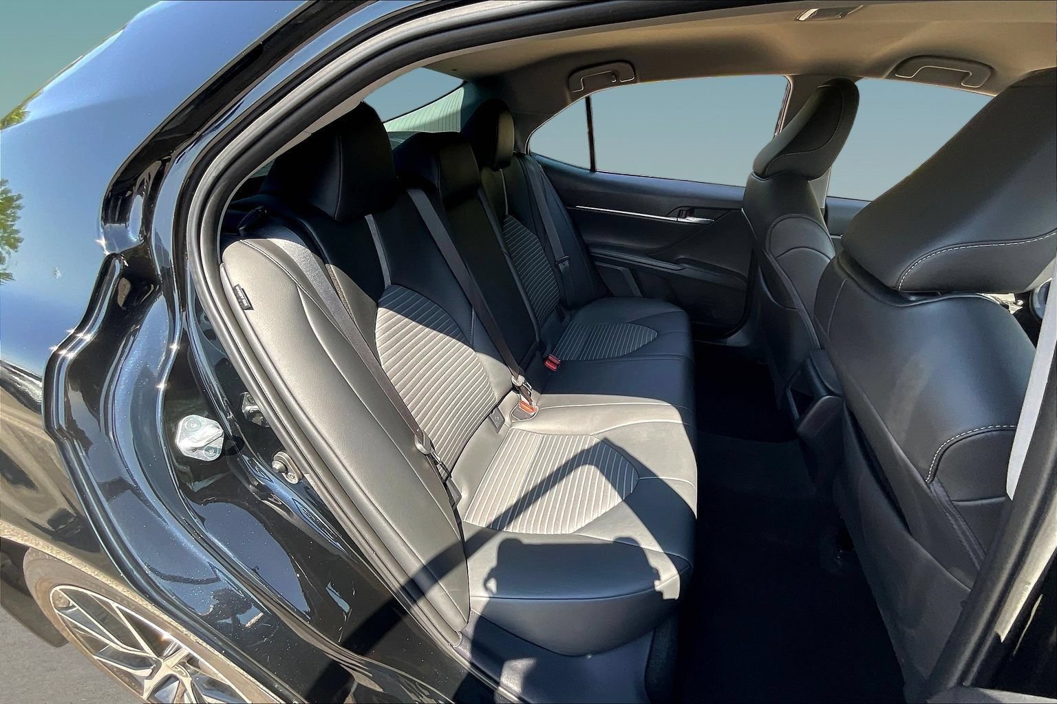 Used 2024 Toyota Camry SE w/ Convenience Package FWD image 25