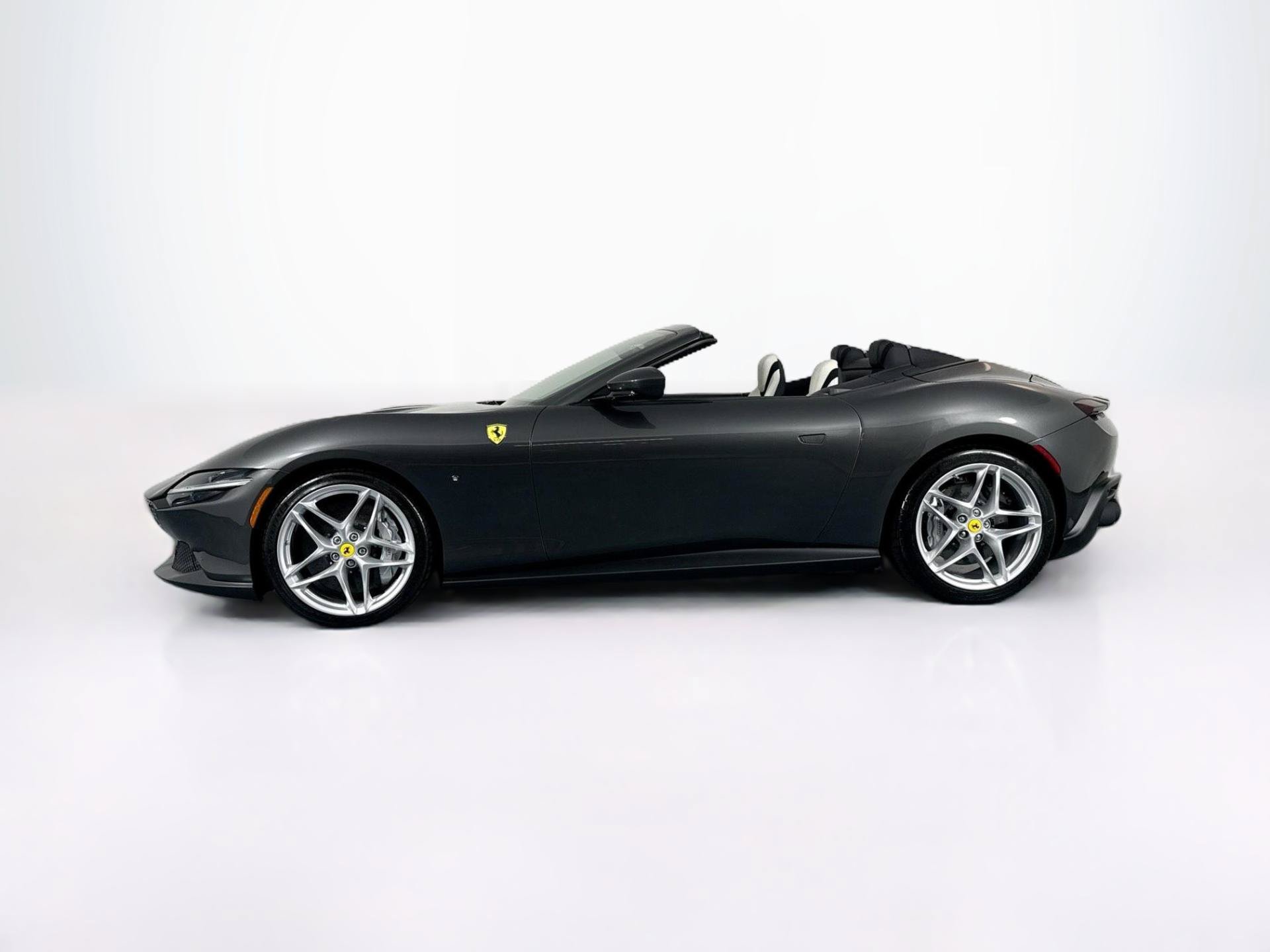 Used 2025 Ferrari Roma Spider RWD image 8