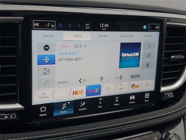 New 2026 Chrysler Pacifica Limited w/ Uconnect Theater Family Group image 25