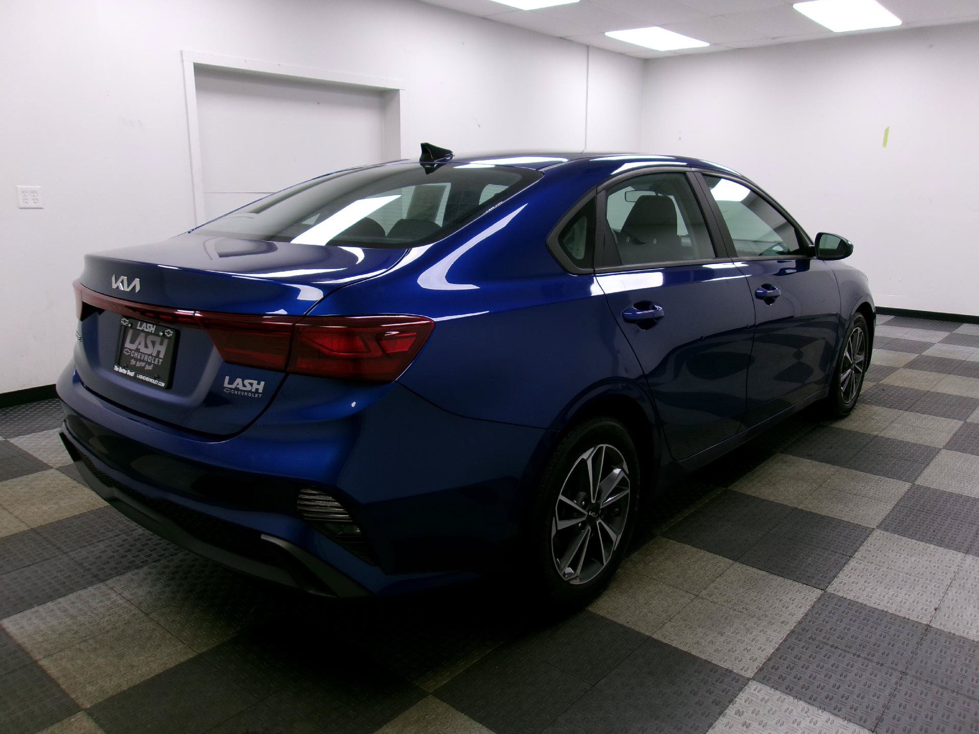 Used 2022 Kia Forte LXS FWD image 13