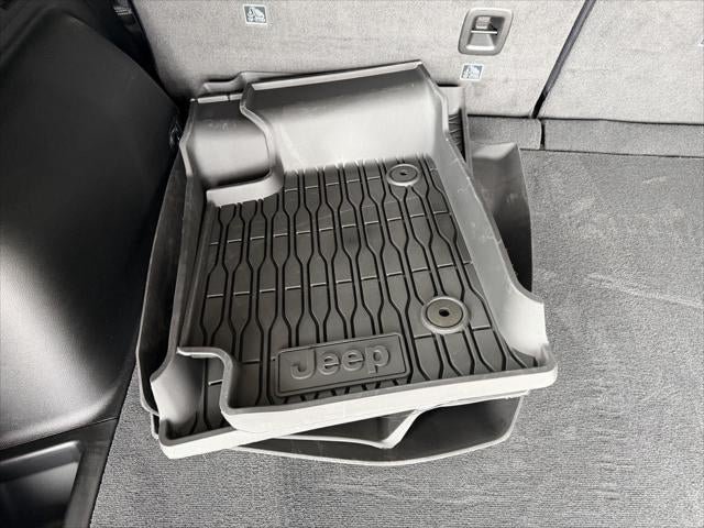 New 2026 Jeep Grand Cherokee Limited AWD/4WD image 16
