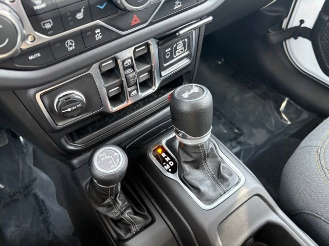 New 2026 Jeep Wrangler Unlimited Sahara AWD/4WD image 15