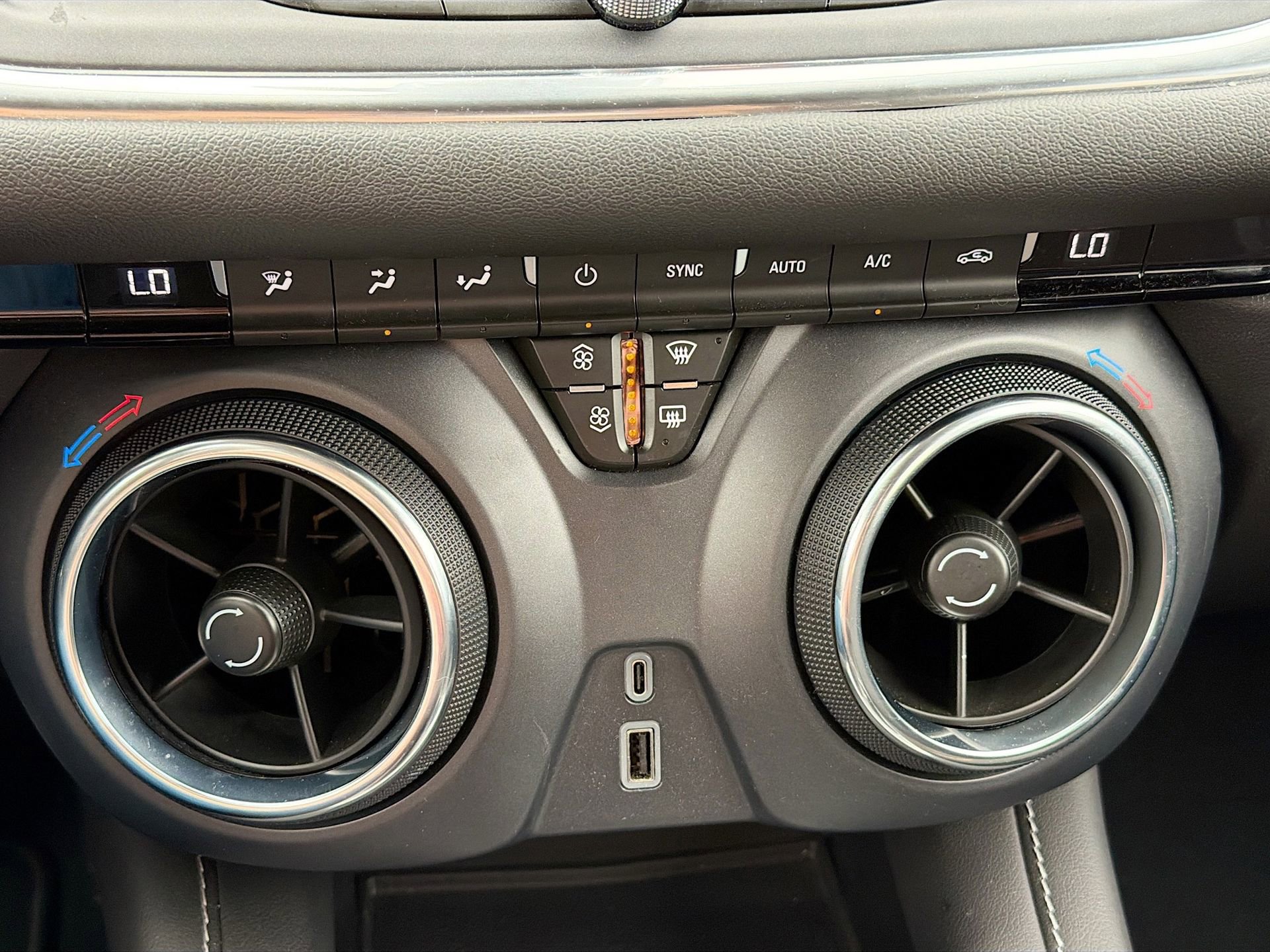 Used 2023 Chevrolet Blazer LT image 17