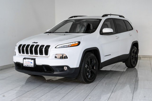 Used 2017 Jeep Cherokee High Altitude FWD image 4