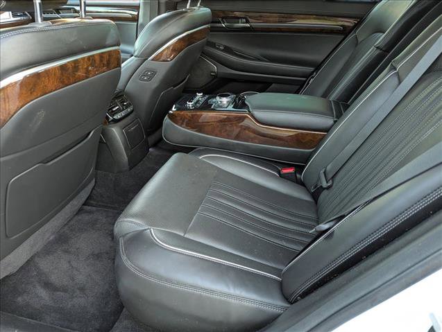 Used 2018 Genesis G90 3.3T Premium image 12