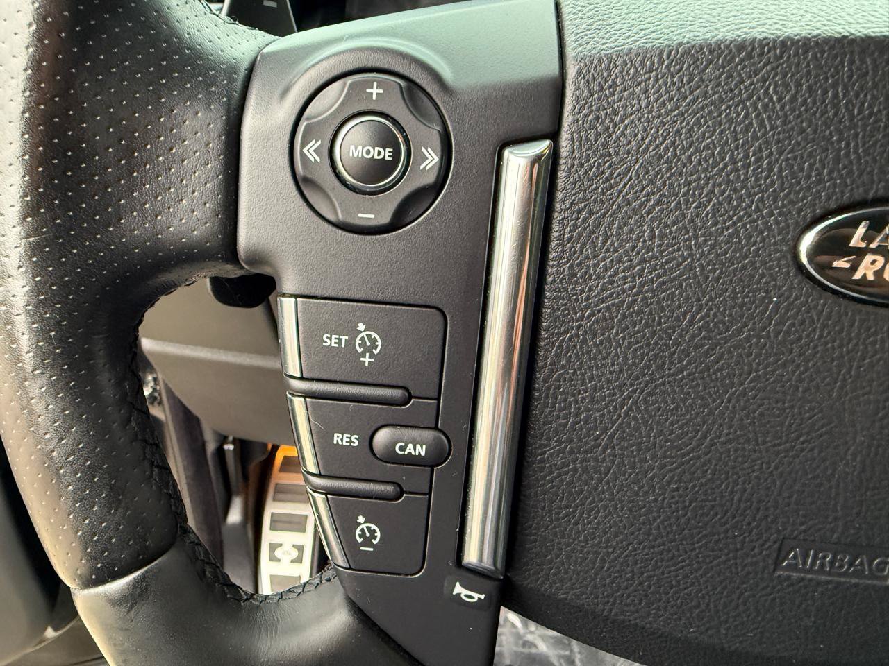 Used 2013 Land Rover Range Rover Sport Supercharged w/ Vision Assist Pkg AWD/4WD image 17