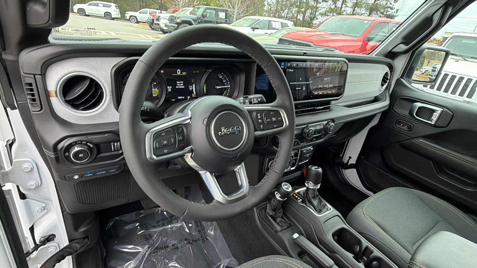 Used 2025 Jeep Wrangler Sahara image 24