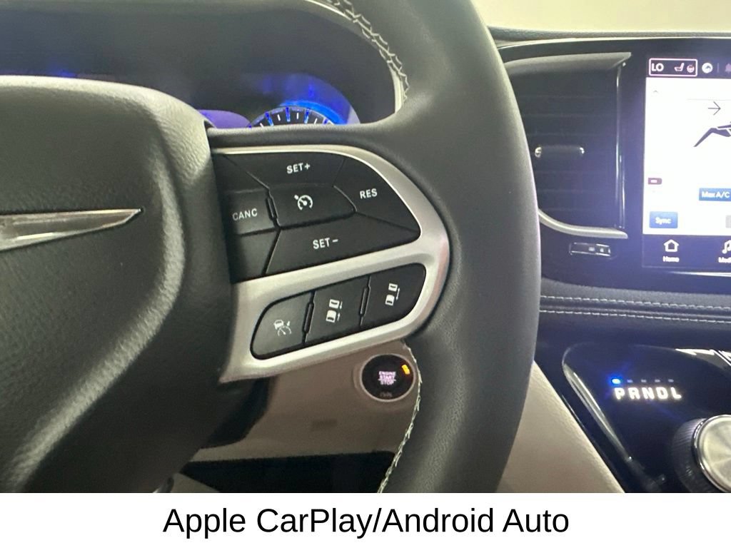 Used 2023 Chrysler Pacifica Touring-L AWD/4WD image 37