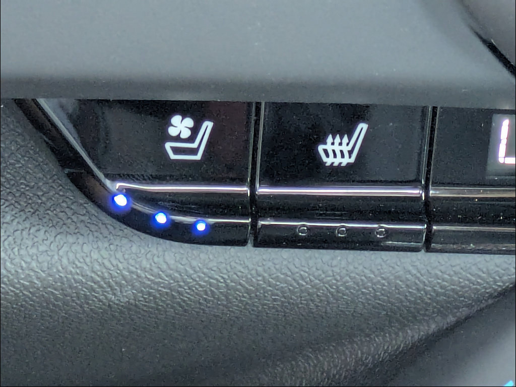 Used 2020 Chevrolet Camaro ZL1 RWD image 34