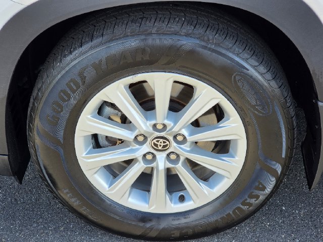 Used 2024 Toyota Grand Highlander AWD image 18