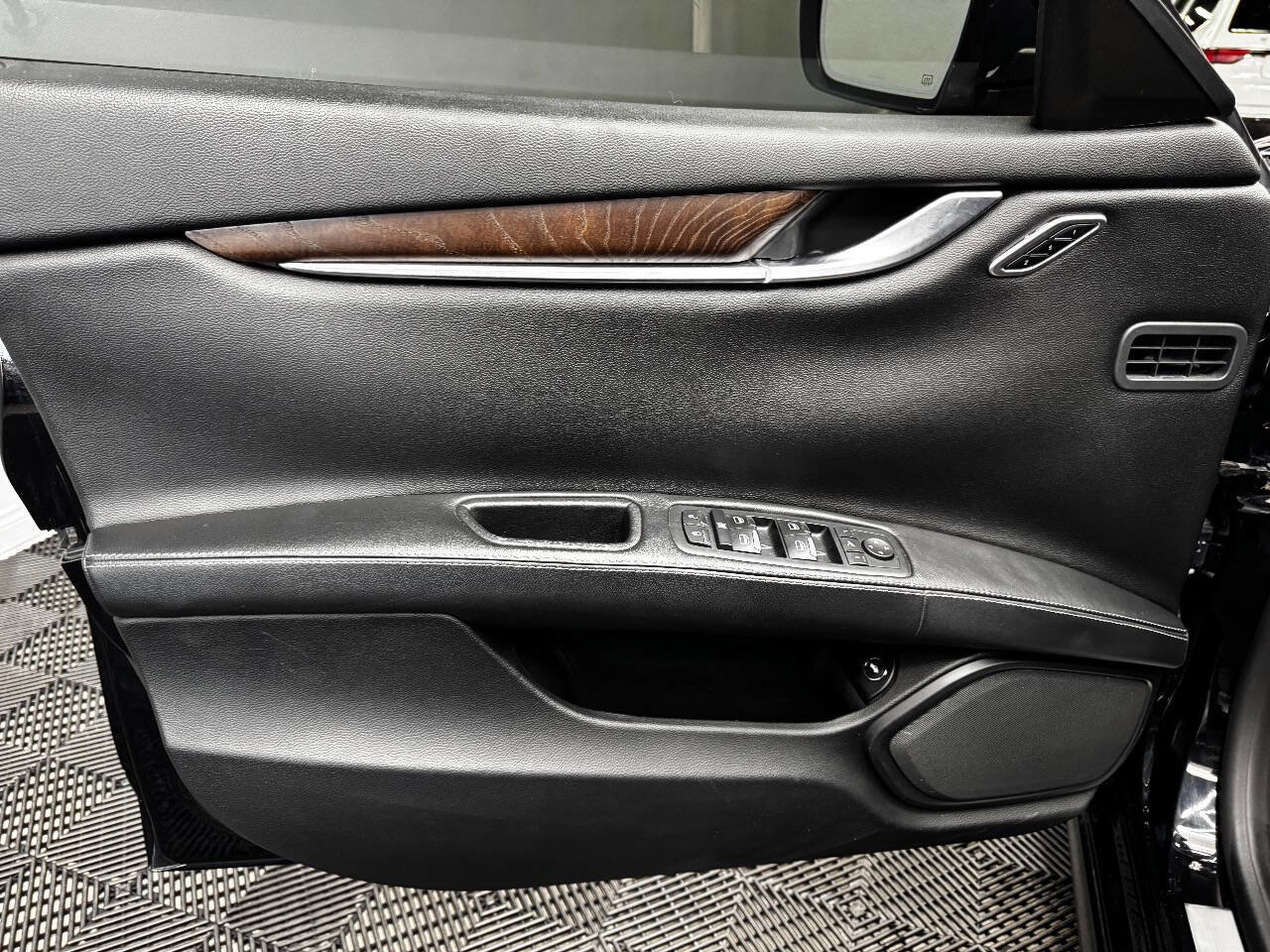 Used 2016 Maserati Ghibli S image 37