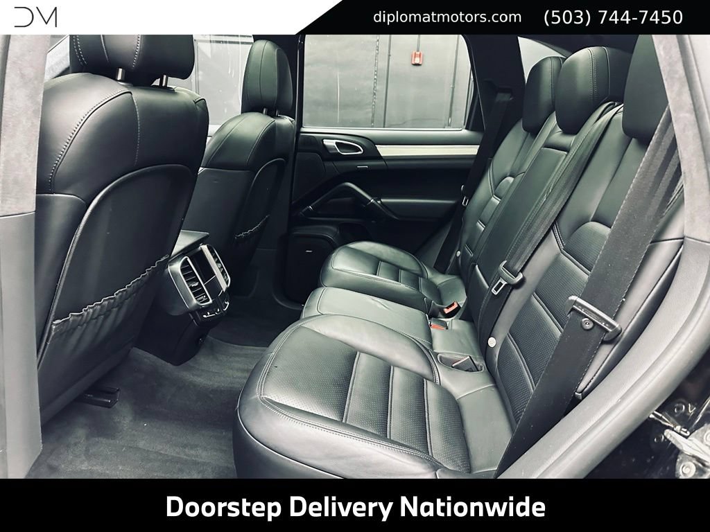 Used 2015 Porsche Cayenne Turbo AWD/4WD image 23