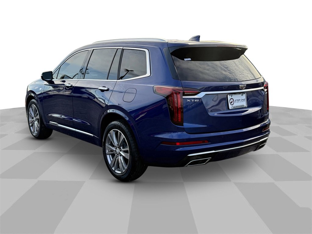 Used 2023 Cadillac XT6 Premium Luxury w/ Technology Package image 7