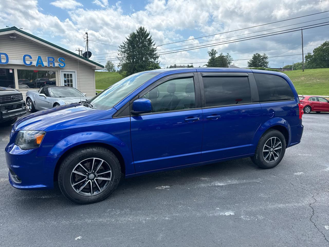 Used 2018 Dodge Grand Caravan GT FWD image 3