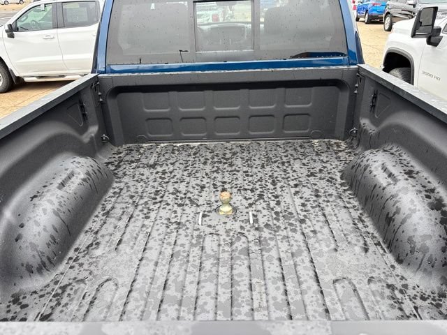 Used 2024 RAM 2500 Tradesman w/ Chrome Appearance Group AWD/4WD image 6