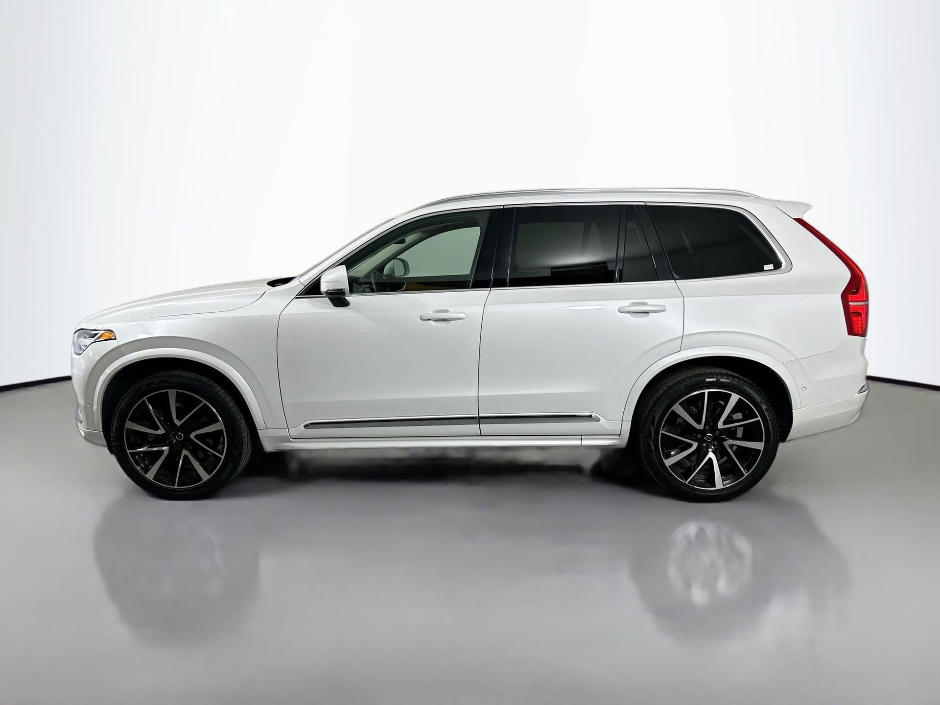 Certified 2023 Volvo XC90 B6 Plus w/ Protection Package Premier image 9