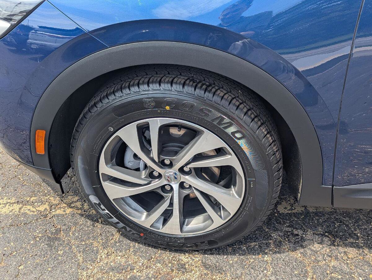 Used 2023 Buick Envision Essence AWD/4WD image 25