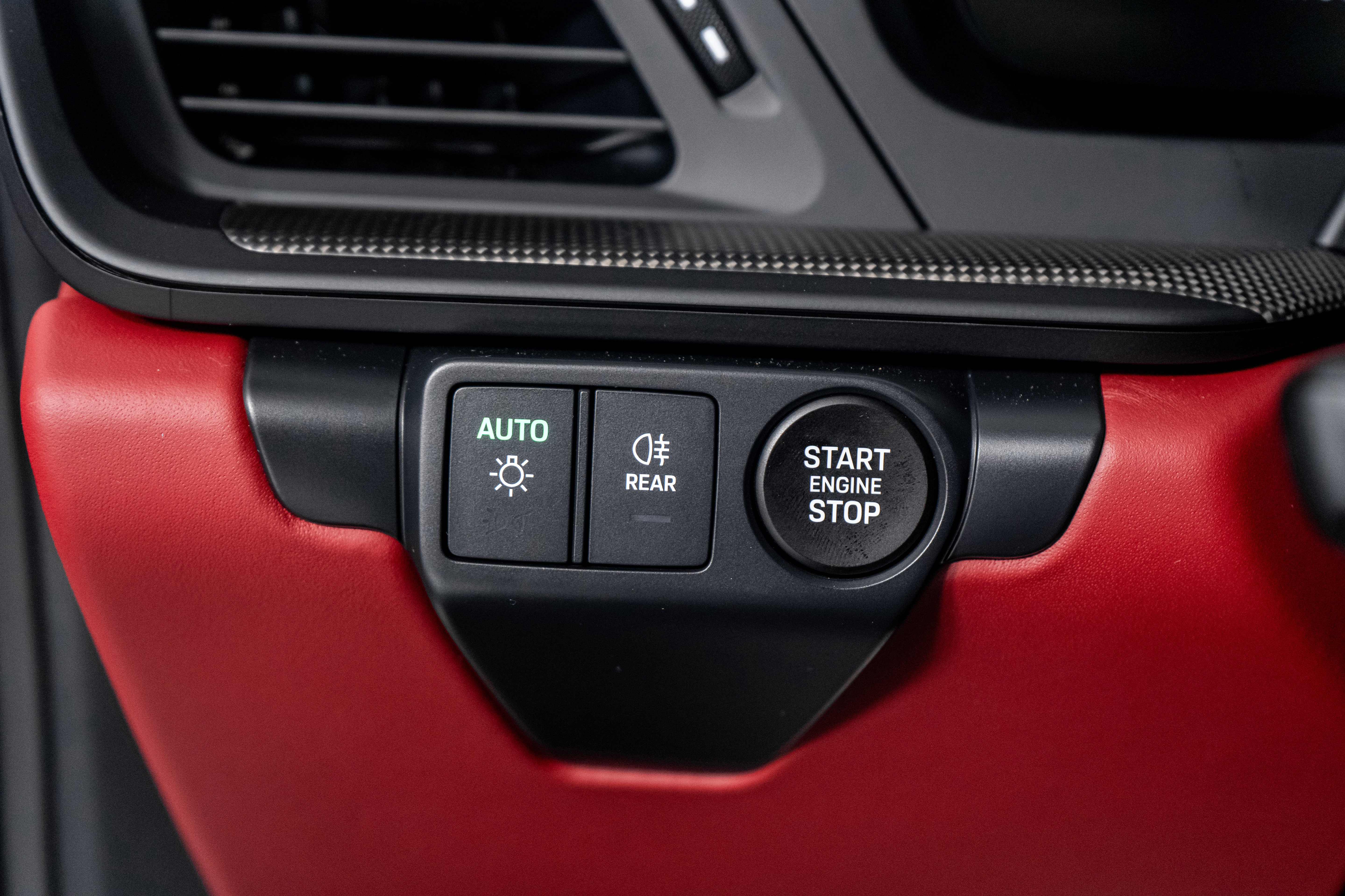 Used 2025 Porsche 911 Carrera GTS w/ Premium Package image 52