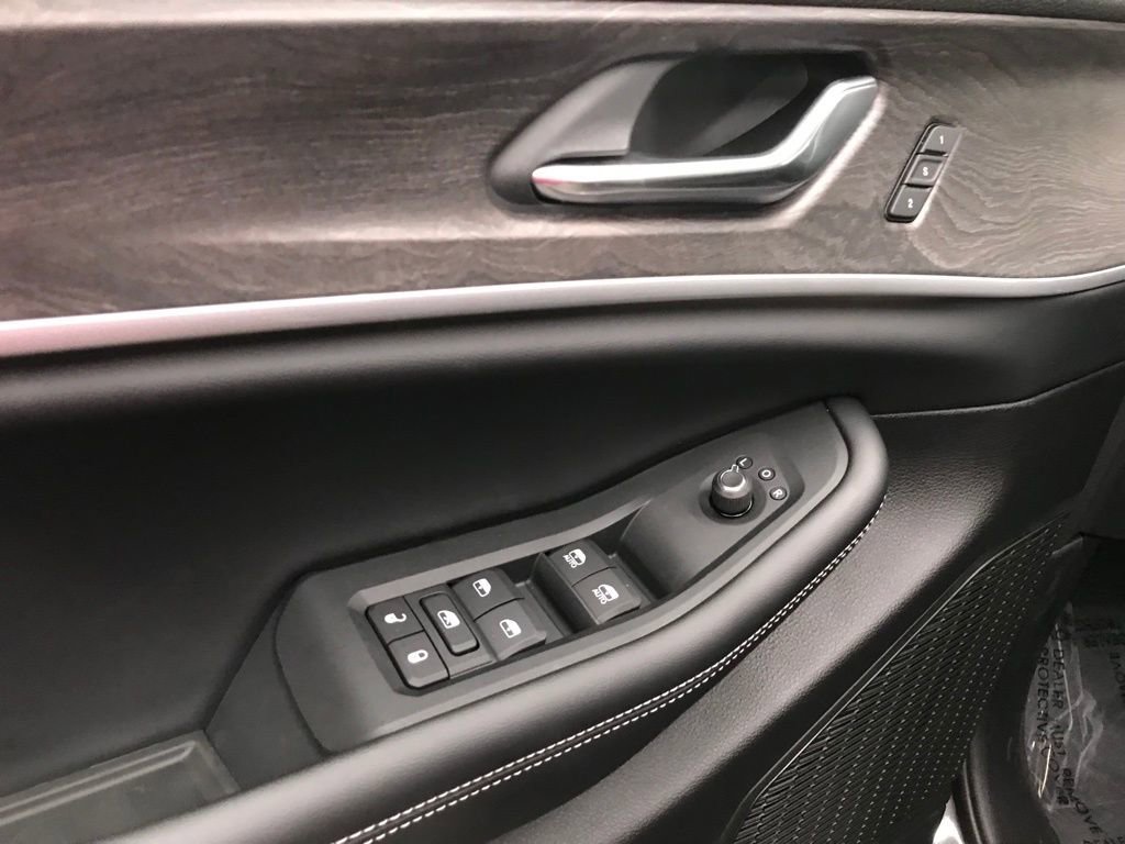 New 2025 Jeep Grand Cherokee L Limited image 10